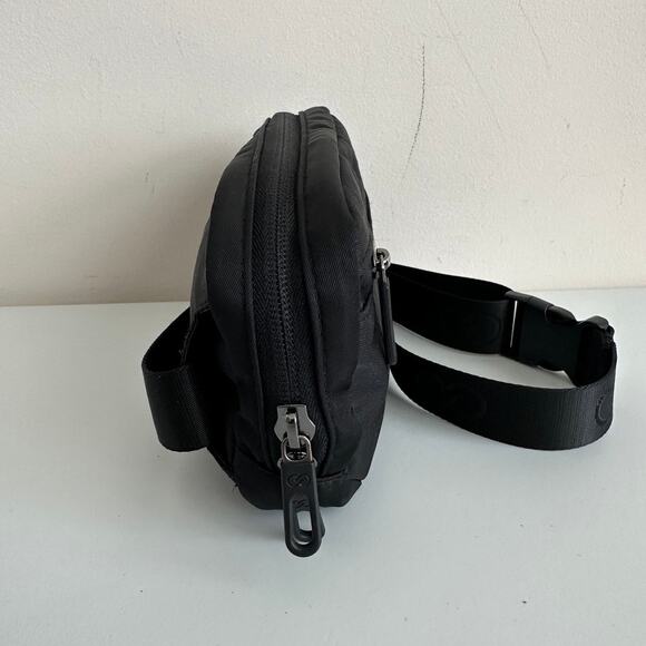 CALIA by Carrie Underwood Black Nylon Adjustable Sling Fanny Pack Waist Bag - Picture 2 of 12